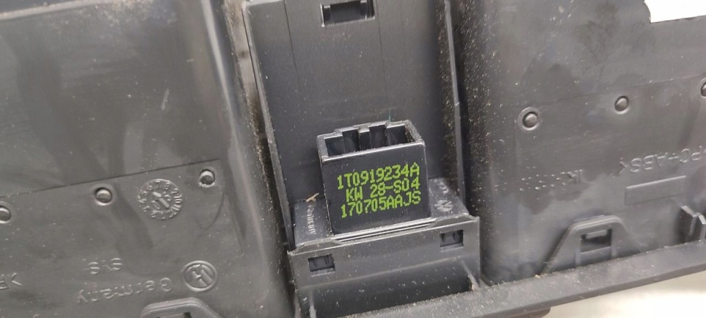 фото №6, Решітка обдув консолі vw touran 2,0 tdi dsg