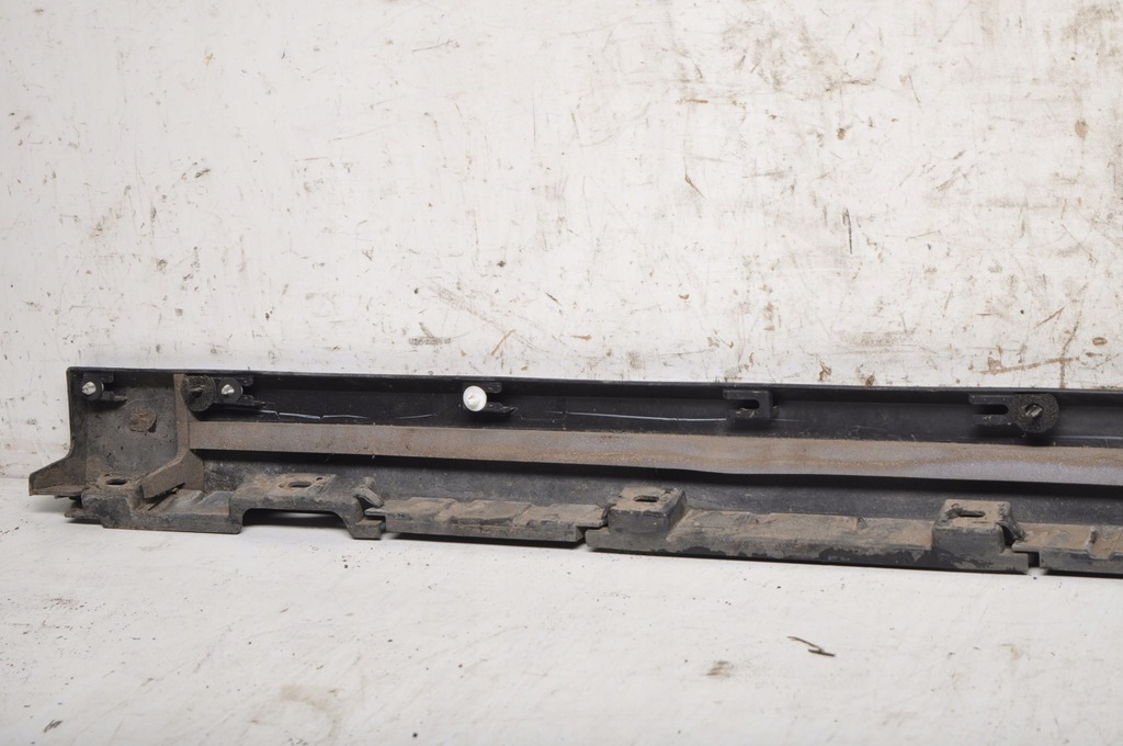 фото №11, Jaguar f-pace x761 накладка порог правая hk83-101d56-b