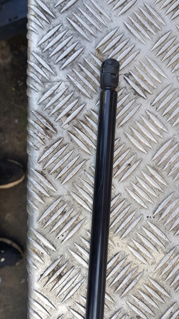 фото №12, Mercedes w163 ml амортизаторы крышки амортизаторы