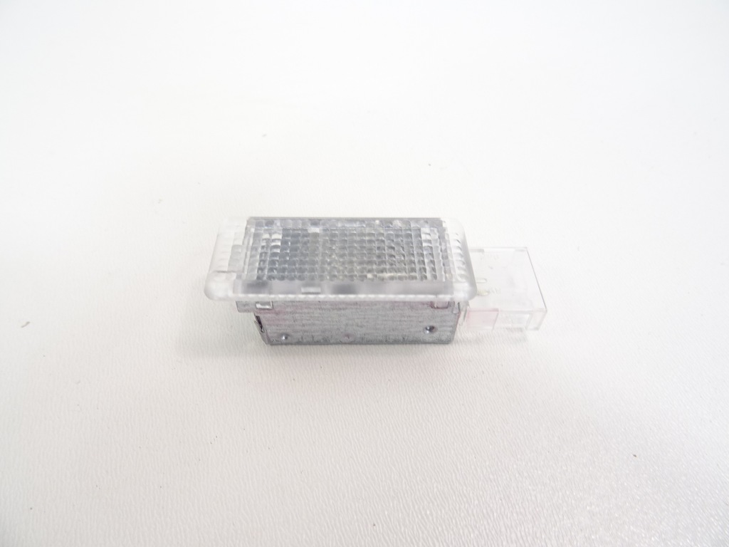 фото №1, Vw t-roc освещение салона кабины 3l0947565