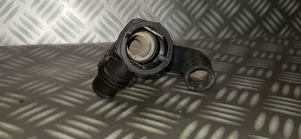 Bmw 5 e60 e61 2.0 d m47n2 шланг води труба патрубок радіатора оливи 7805356 Недорого