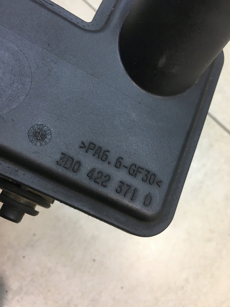 фото №5, Бак підсилювача vw phaeton 3.2 v6 3d0422371d