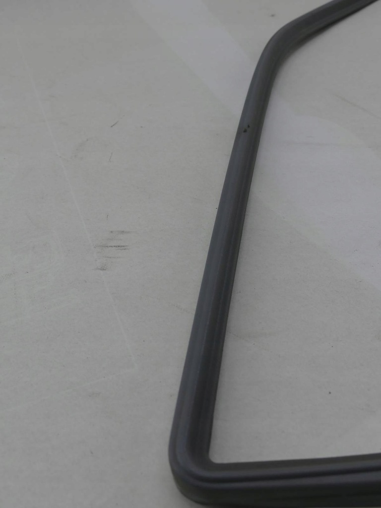 фото №3, Mercedes e w124 sedan рамка дверь левый перед