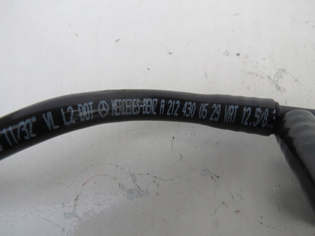 Шланг трубка пабтрубок  топлива mercedes-benz cls c218 amg a2124300529 Оригинал