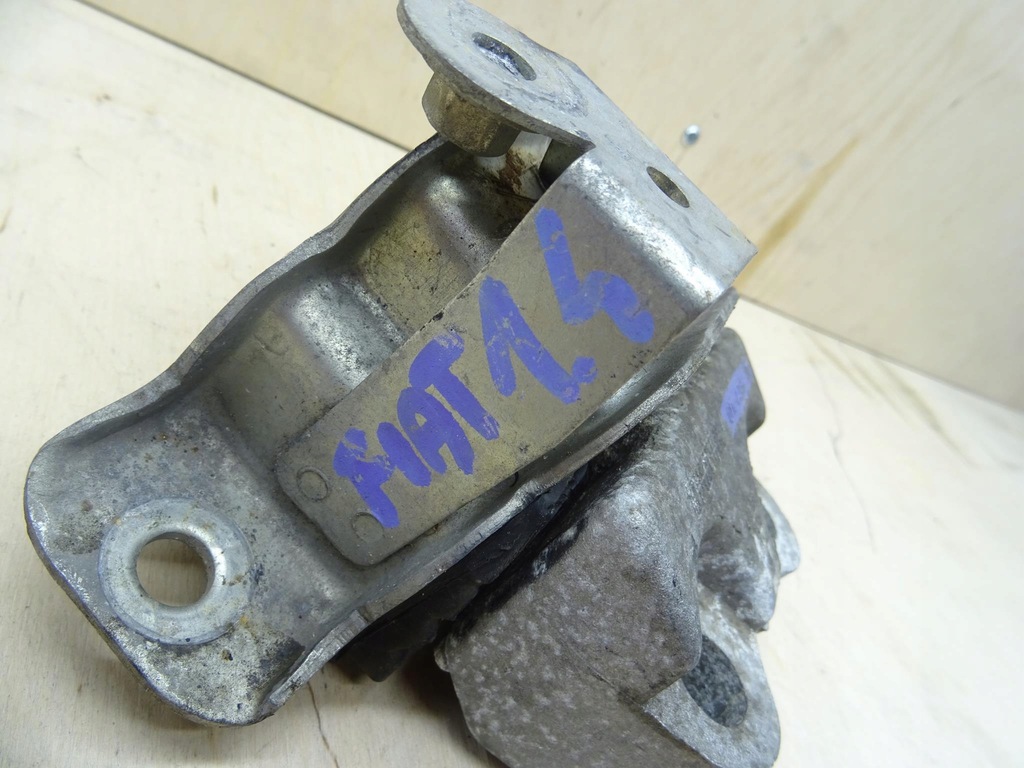 фото №5, Fiat 500 1.2 кронштейн коробки передач