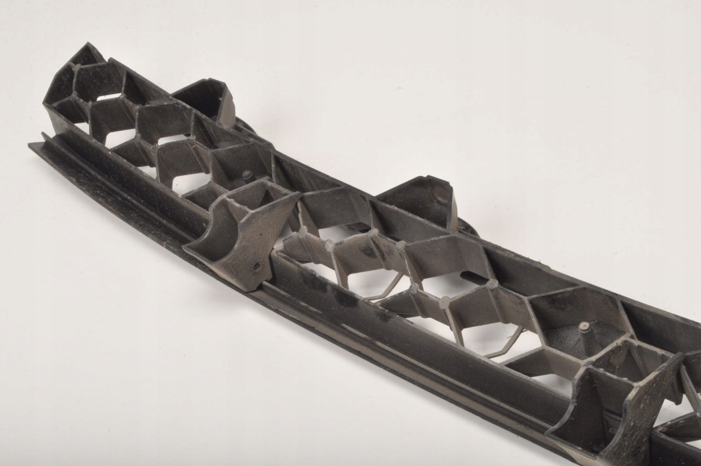 фото №9, Volvo v60 ii направляющая бампера задняя задний середина 31455676