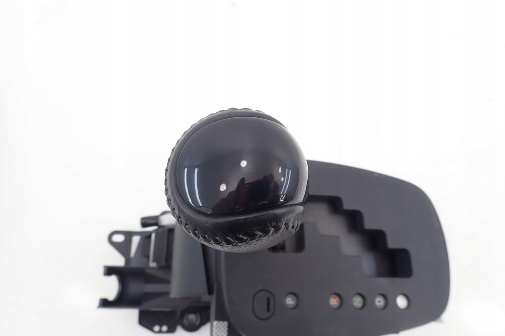 фото №9, Домкрат ручка перемикання передач автоматична коробка передач yaris iii lift 2017-2020 1.5 hybrid