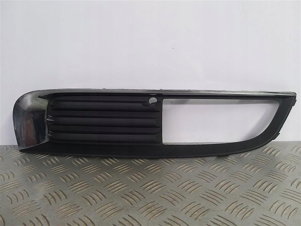 фото №1, Решітка бампера opel insignia 08-2013 przed lift