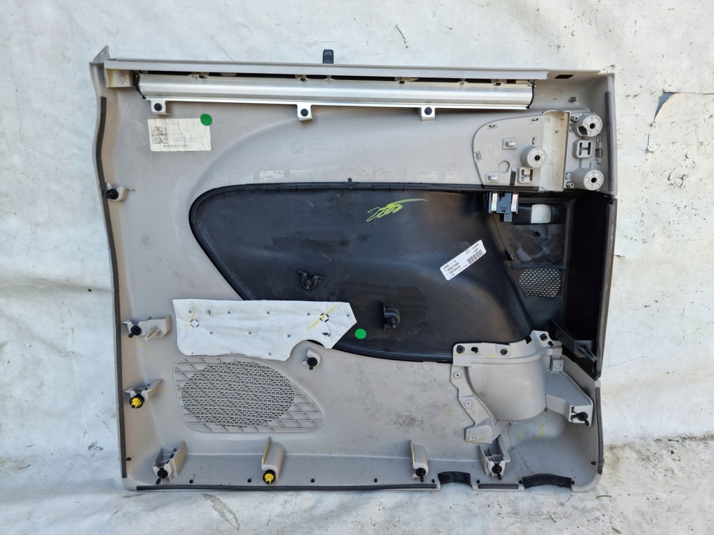 фото №9, Chrysler pacifica 3.6 обшивка дверь правый задняя пассажира 17r