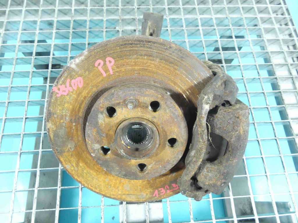 фото №1, Поворотный кулак правая ступица перед 1.9d fiat scudo i 95-