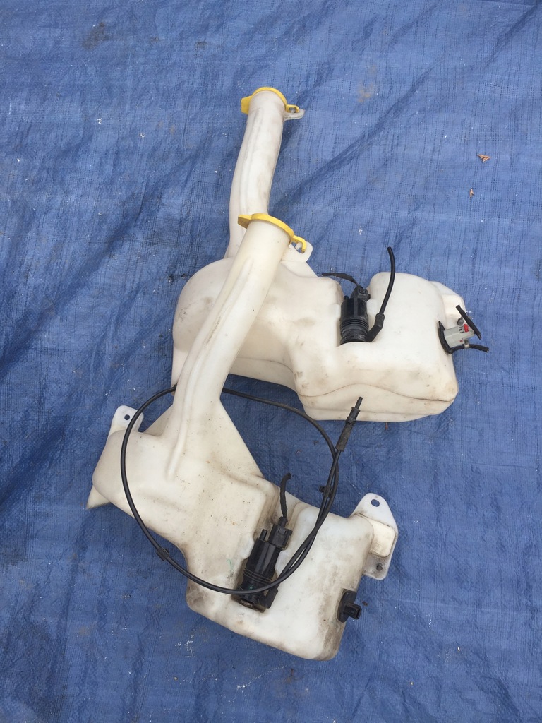 фото №1, Lancia thema 12 13 14 бачок омивача