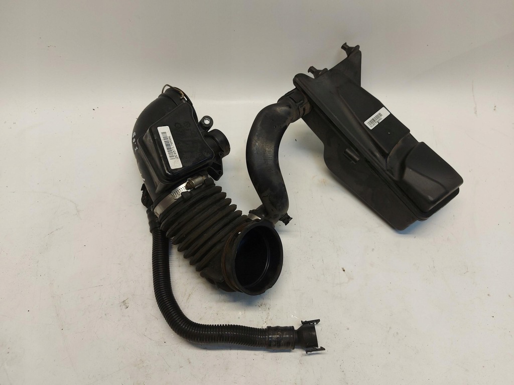 фото №1, Bmw g05 x5 3.0d 2019r. резонатор труба воздуха 8575040