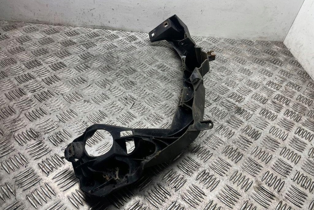 фото №10, Напрямна передньої лівий лампи bmw 3 coupe e92 7154723 3.0l бензиновий 2008