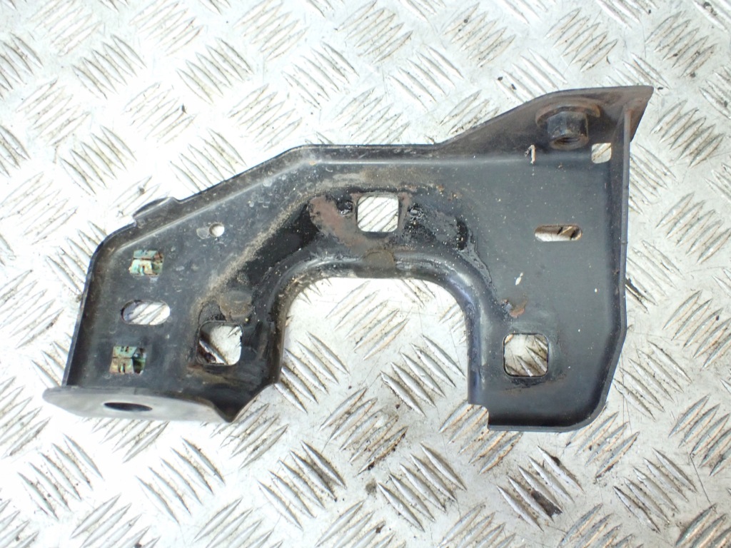 Кронштейн бампера правая передние перед chevrolet silverado gmc sierra 2019 с Разборки