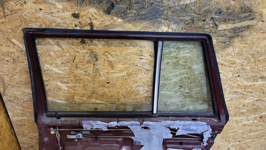 Двері повний правий задній mercedes w123 універсал Ціна