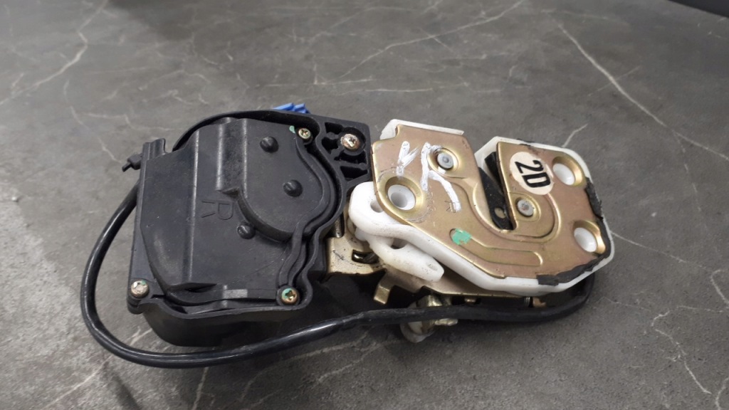 Замок правый  перед honda crx 3 Недорого