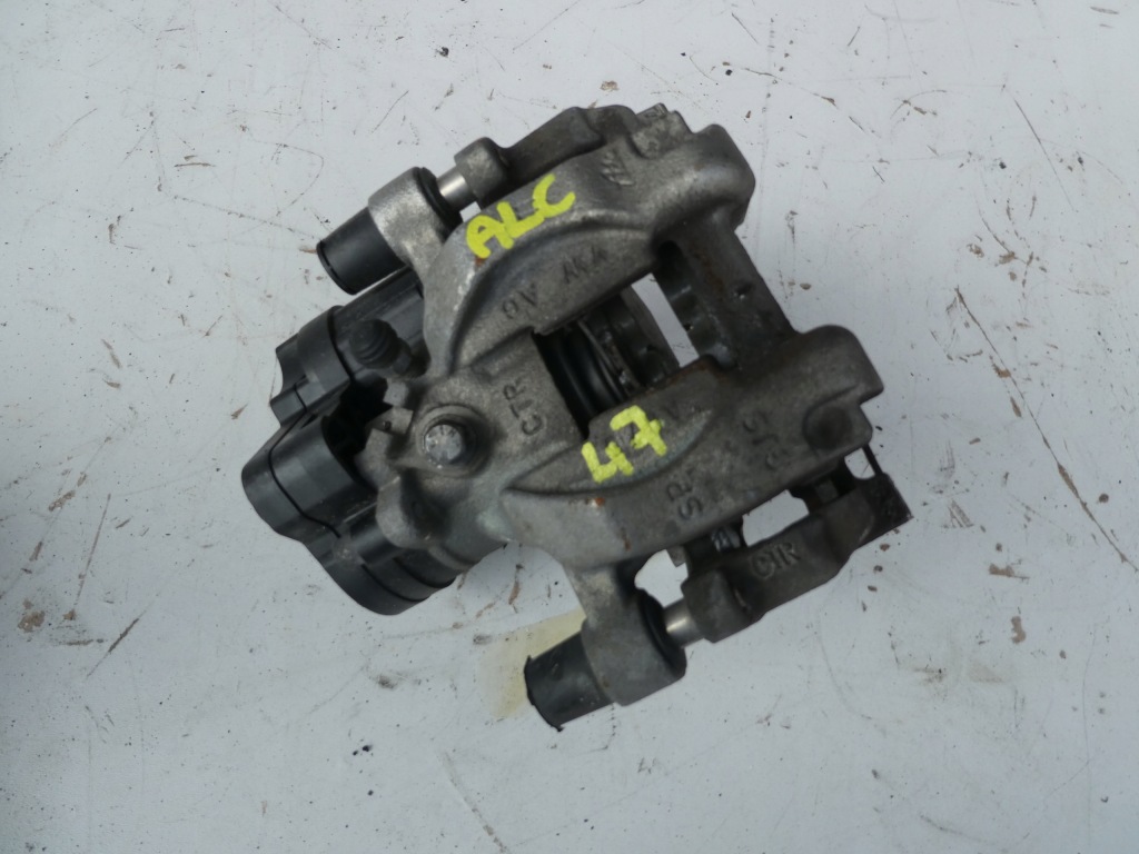 фото №1, Суппорт левый задняя vw passat b8 3q0615405