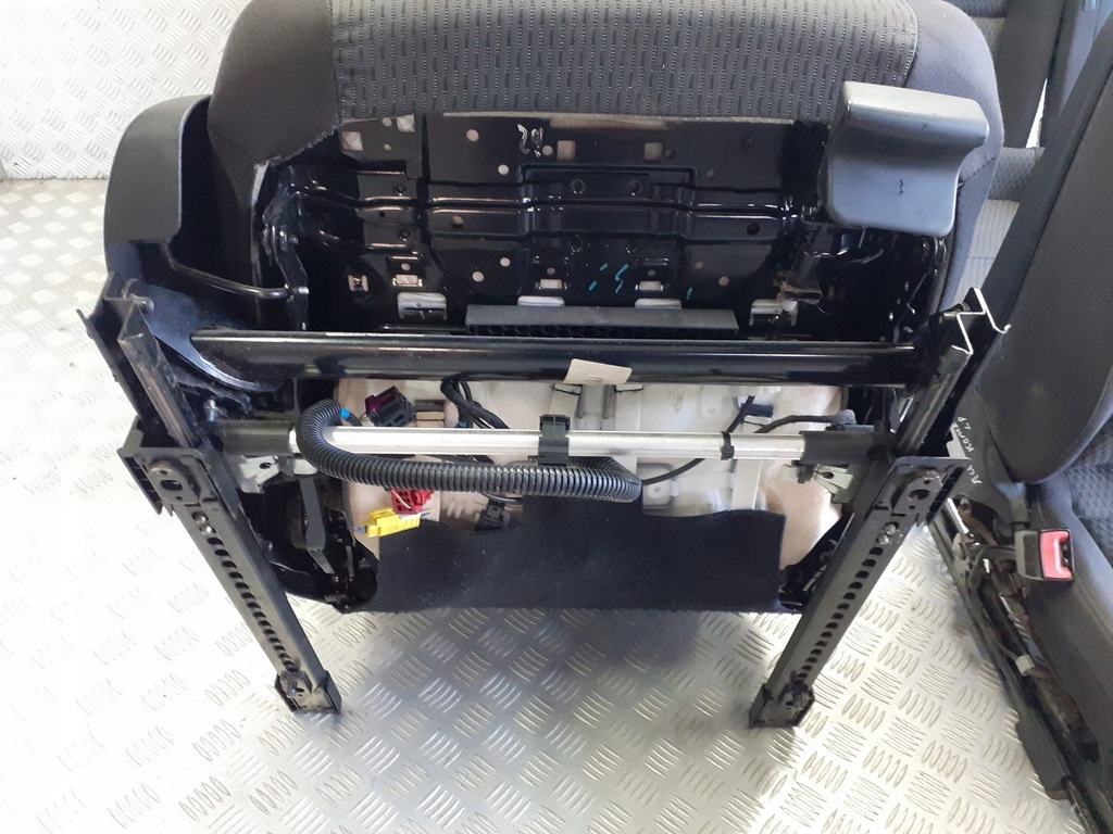 фото №7, Сиденья заднее сиденье комплект audi a6 c6 2.7 tdi kombi