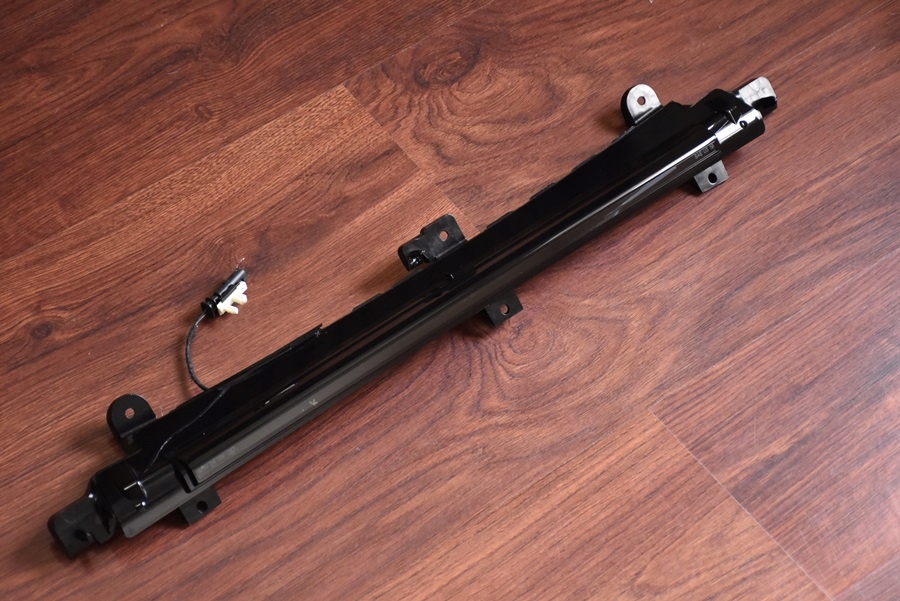 фото №2, Третій світло стоп-сигнал land rover defender 2 ii r18