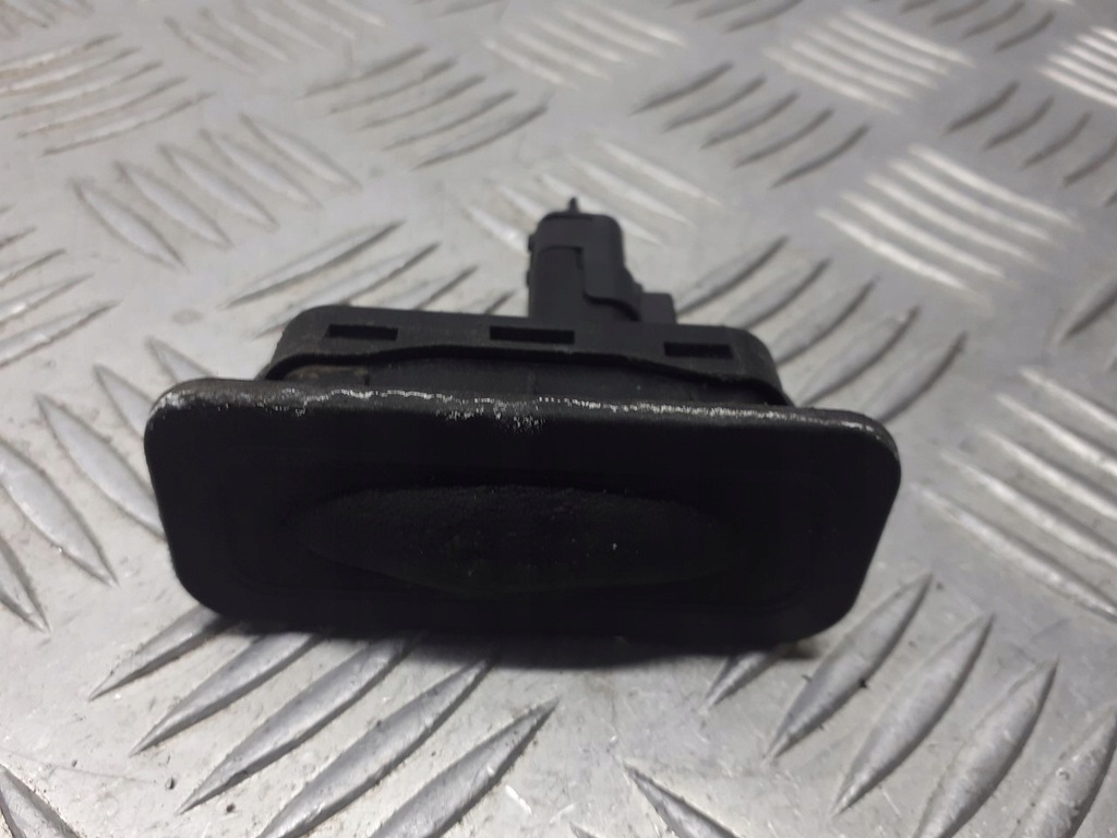 фото №1, Микровыключатель замка крышки renault scenic ii 1.5dci 8200078258