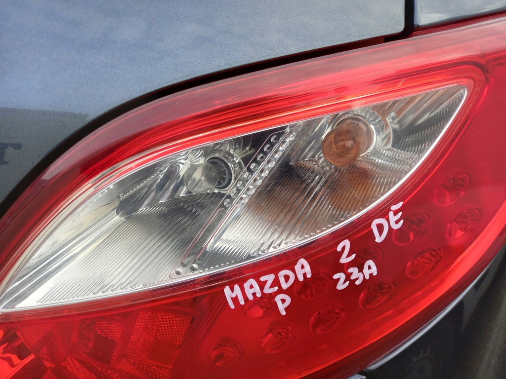 фото №4, Mazda ii 2 de лампа правий задня права задня