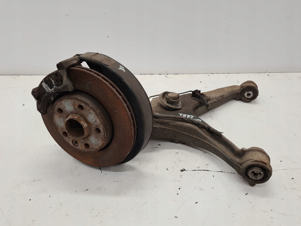 фото №1, Vw transporter t5 поворотный кулак правый задняя