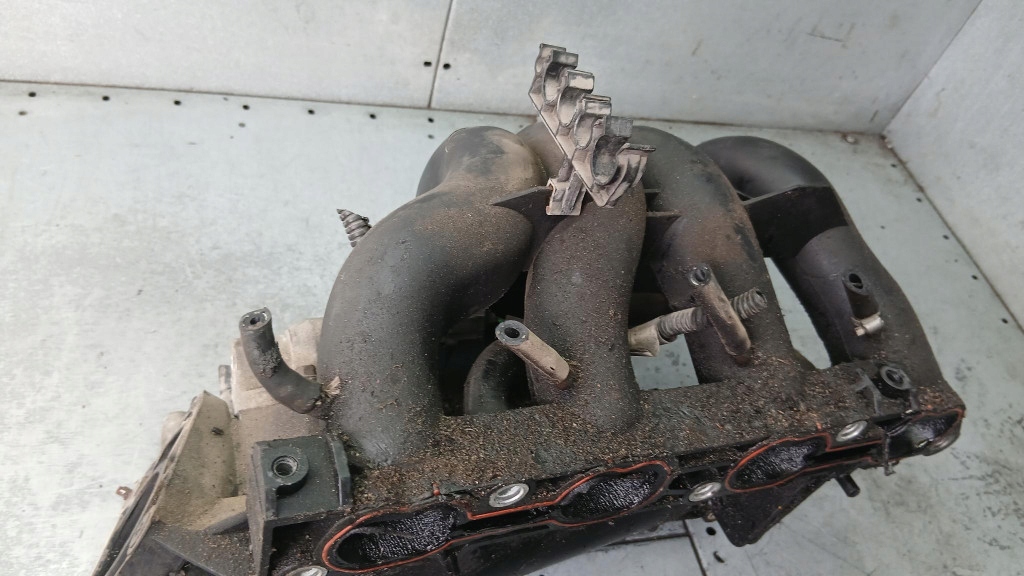 Коллектор впускной  ford focus mk1 1.6b 98-04r седан xs4e-9424ee Недорого