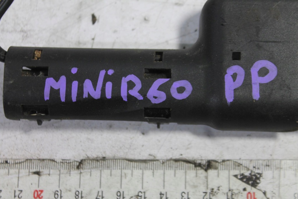 Натяжитель поперечина правая  перед mini r60 r61 10-16 Цена