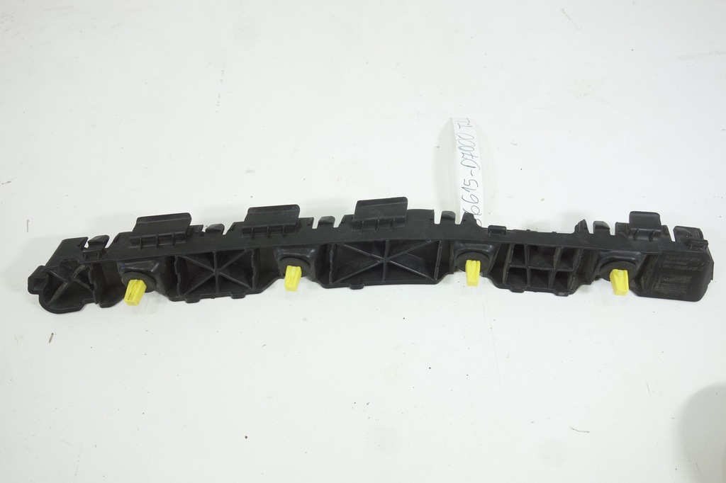 фото №1, Hyundai оригинальный номер 86615-d7000 направляющая крыло