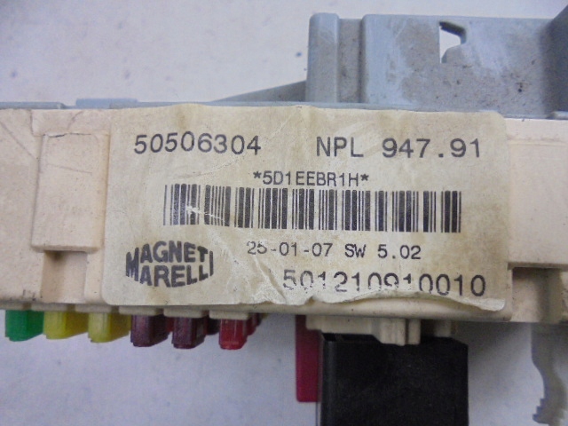 фото №2, Alfa romeo gt коробка предохранителей 46558758 magneti marelli