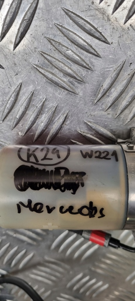 фото №14, Mercedes s w221 привід кришки помпа a2218001548