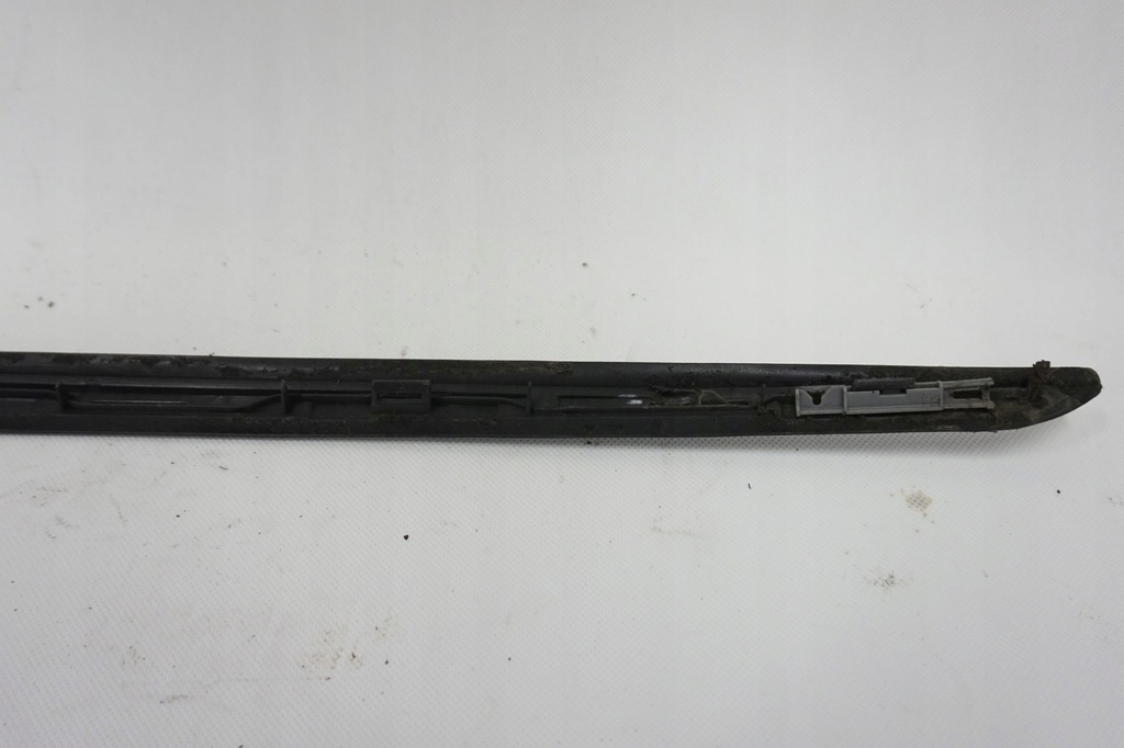 фото №7, Молдинг скло права peugeot 3008 kth