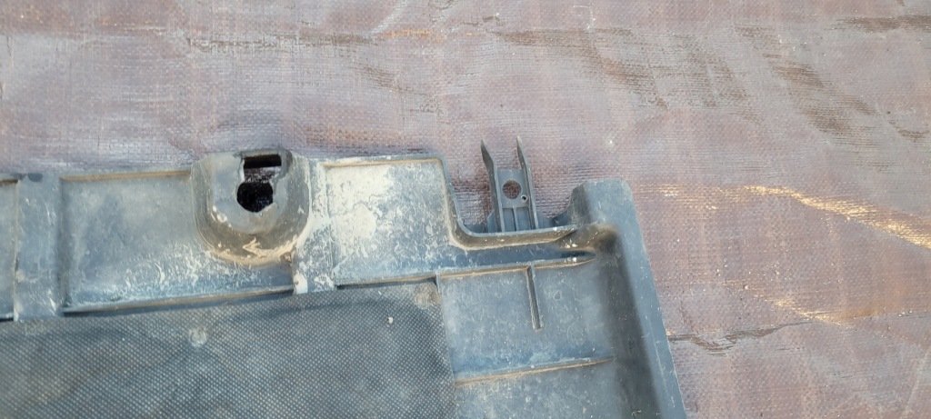 Mazda 3 2 нижняя накладка двигателя перед плита // 1417 в Украине