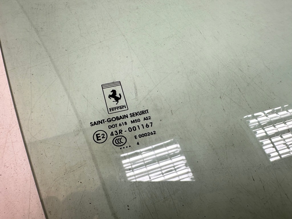 фото №9, Стекло правая ferrari california f149