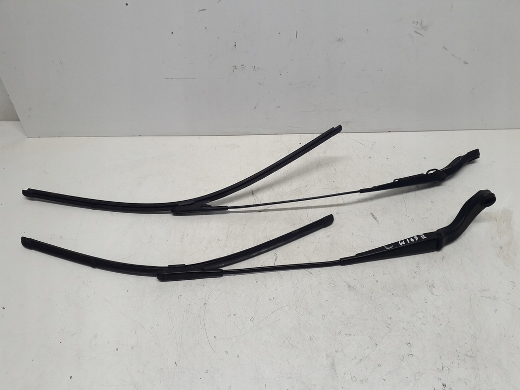 фото №1, Mercedes a w169 04-12 рычаги дворник перед