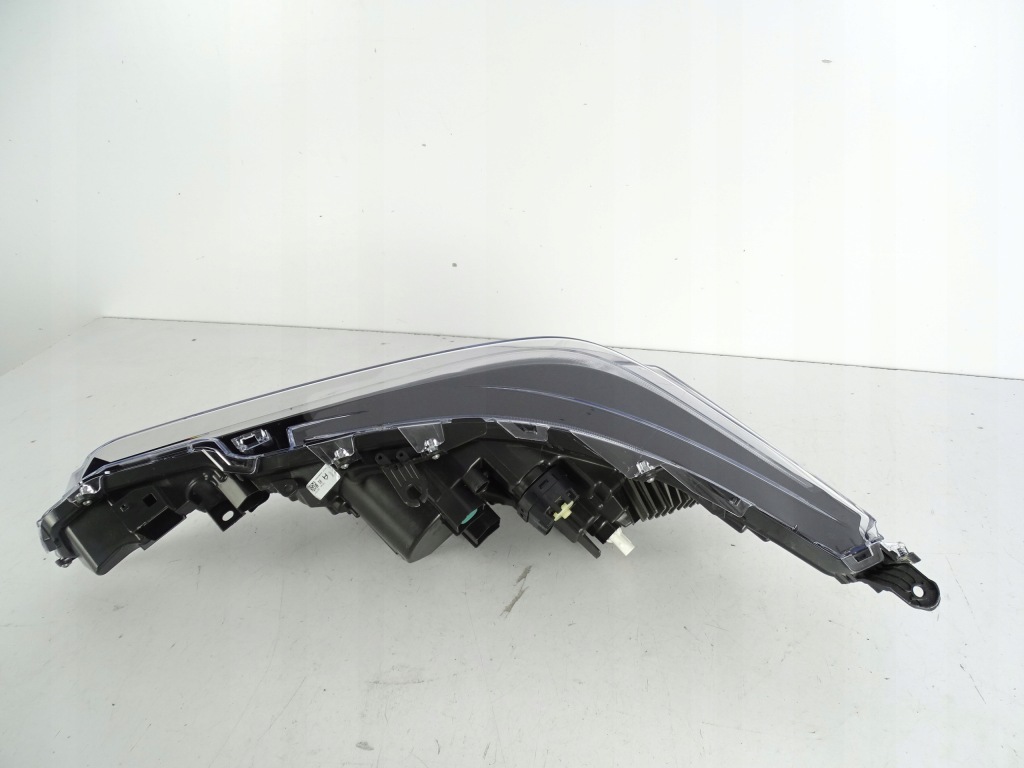 Фара передняя правый  toyota corolla e21 рестайлинг  full Оригинал