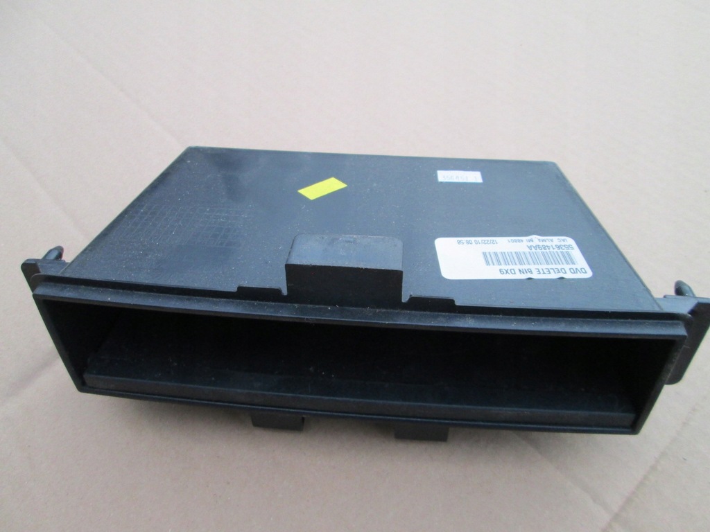 фото №16, Chrysler town country 11- бардачок кронштейн na кружки w панель grand caravan