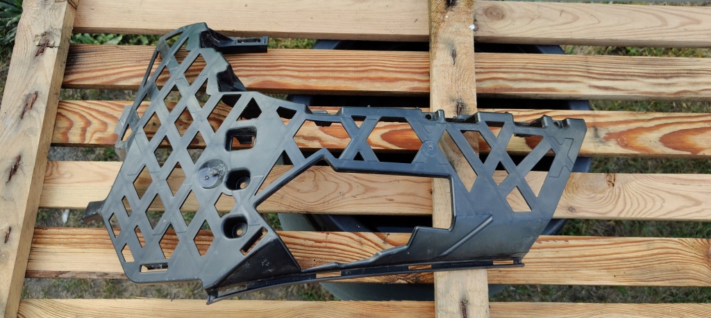 фото №1, Vw passat b8 2014- напрямна бампера права 3g0807177 org