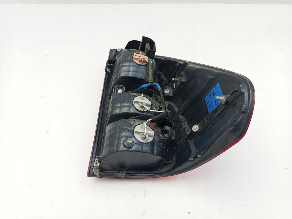 фото №11, Toyota hilux viii 8 2015- лампа задняя левая левый задняя ÷