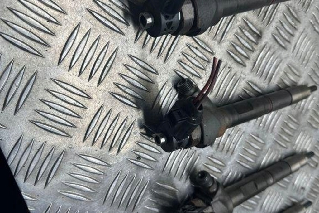 фото №8, Комплект форсунок vw tiguan 5n_ 03l130277 2.0l дизель 81kw 2014