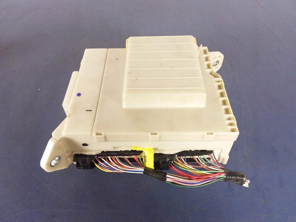 фото №4, Lexus is ii 2.2 d коробка предохранителей