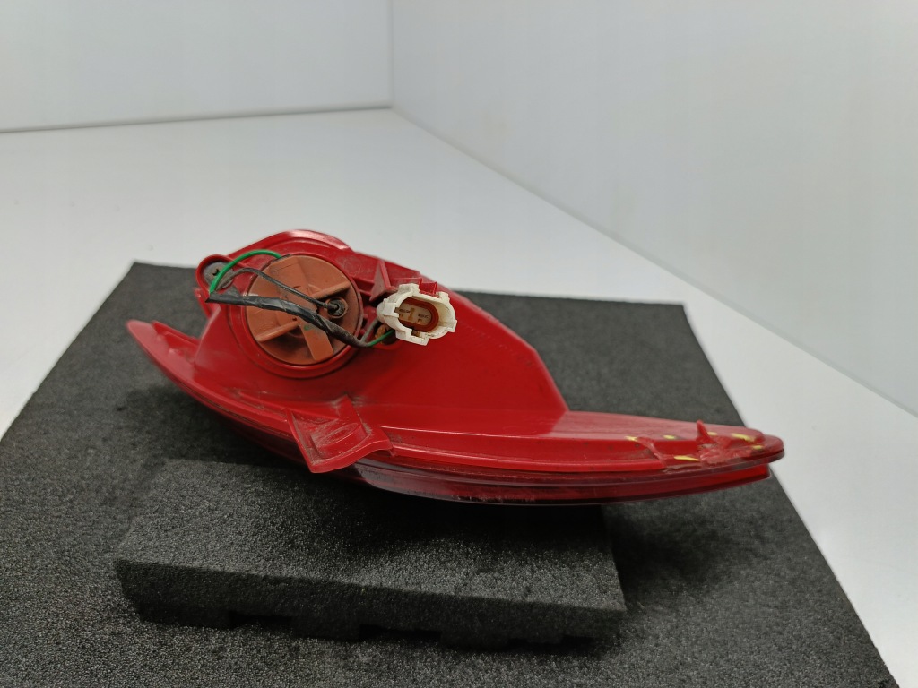 фото №12, Hyundai i30 ii kombi 12-лампа правая задняя бампера противотуманная 92406-a61