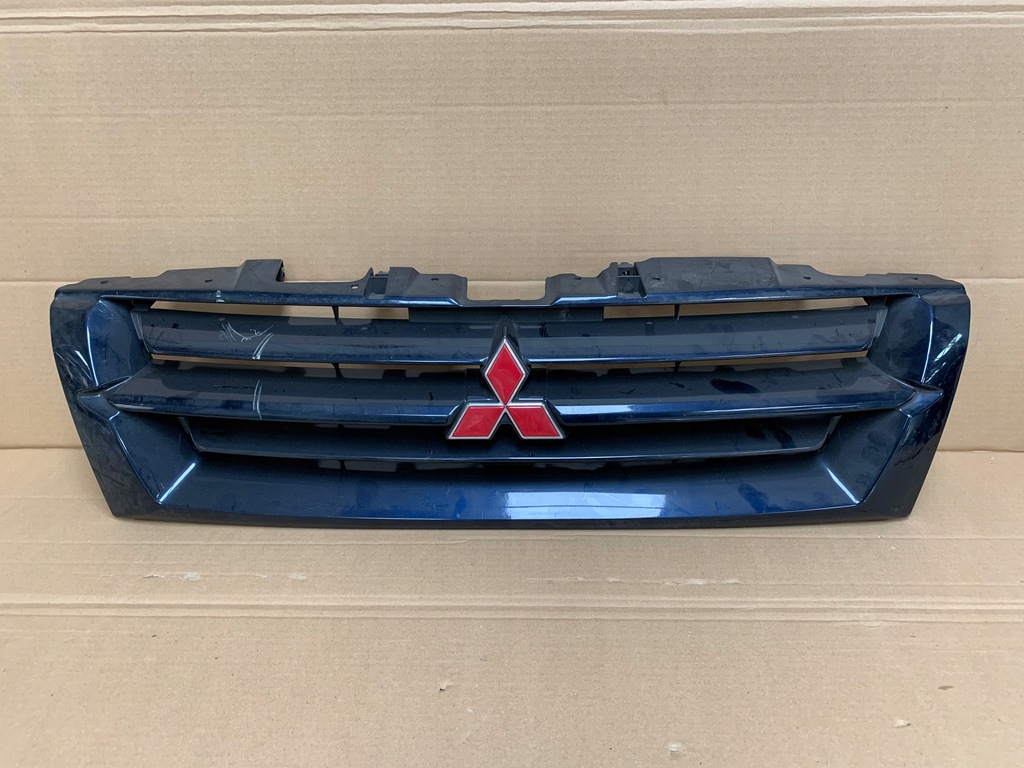 фото №1, Mitsubishi pajero iii 99-02 решётка радиатора