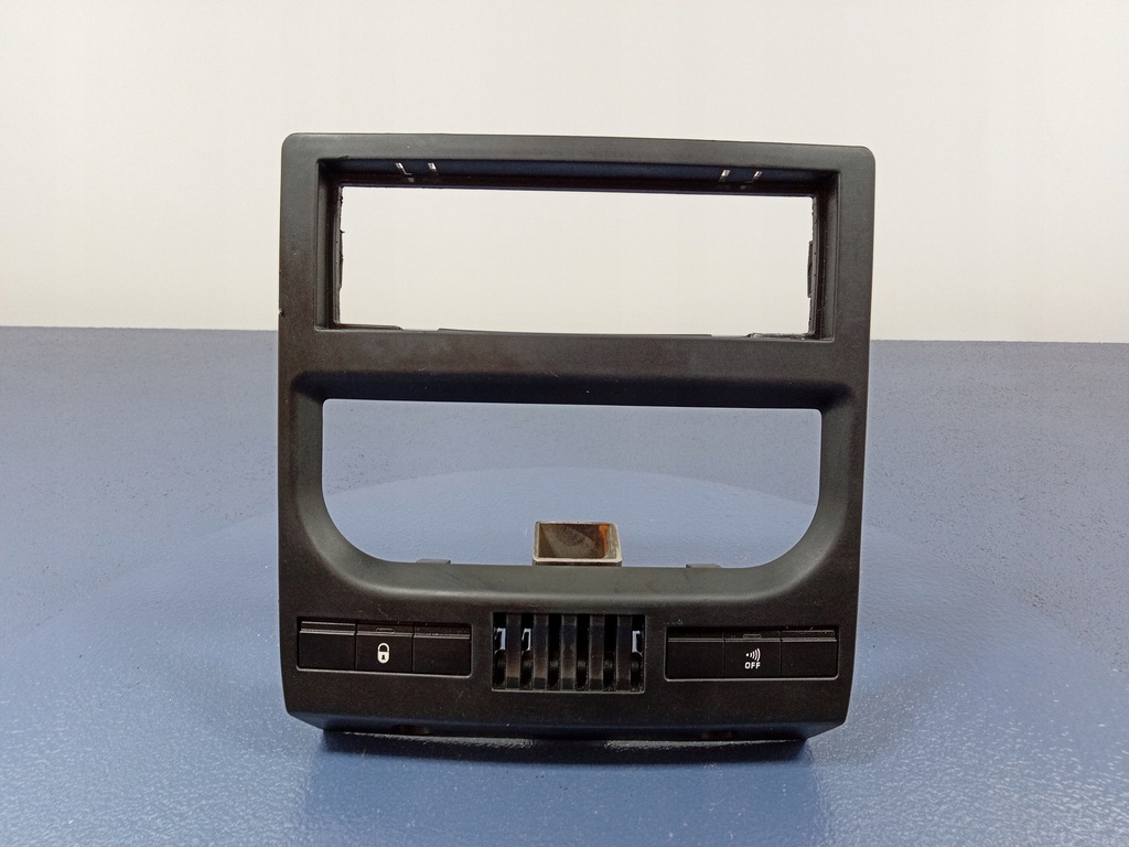 фото №1, Peugeot 1007 рамка радіо консолі 9647541477