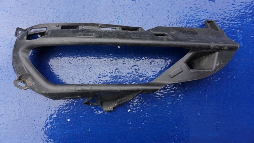 фото №1, Volvo xc60 ii решітка заглушка бампера перед права