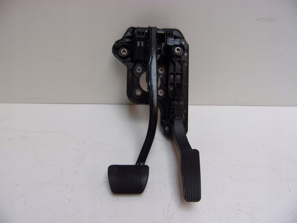 фото №1, Chrysler pacifica 16- педали газа тормоза 04581677ab