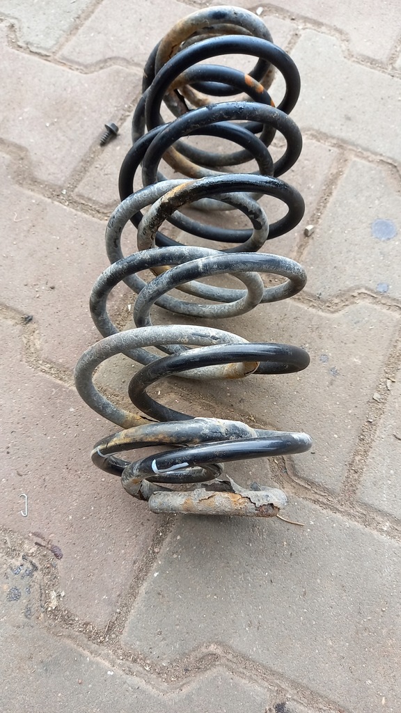 фото №1, Пружини задня mazda 2 1.4b 06r