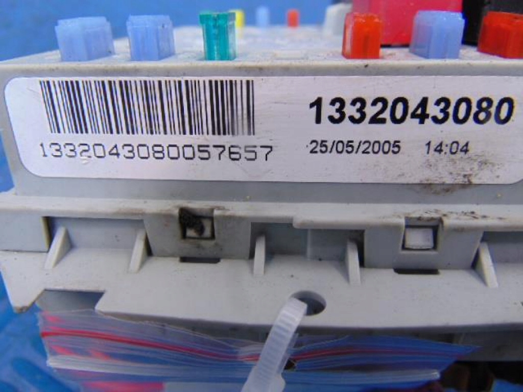 Fiat ducato ii коробка передач предохранителей 1332043080 Недорого