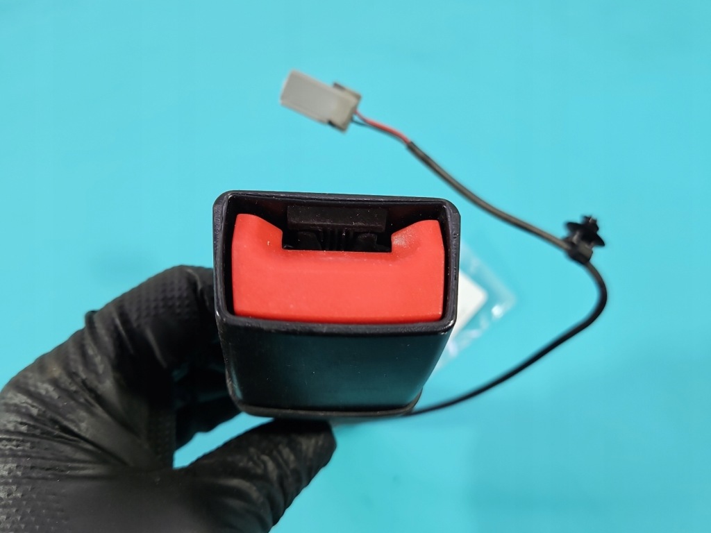 Клипса поперечина безопасности перед левая водителя fiat freemont eu в Украине