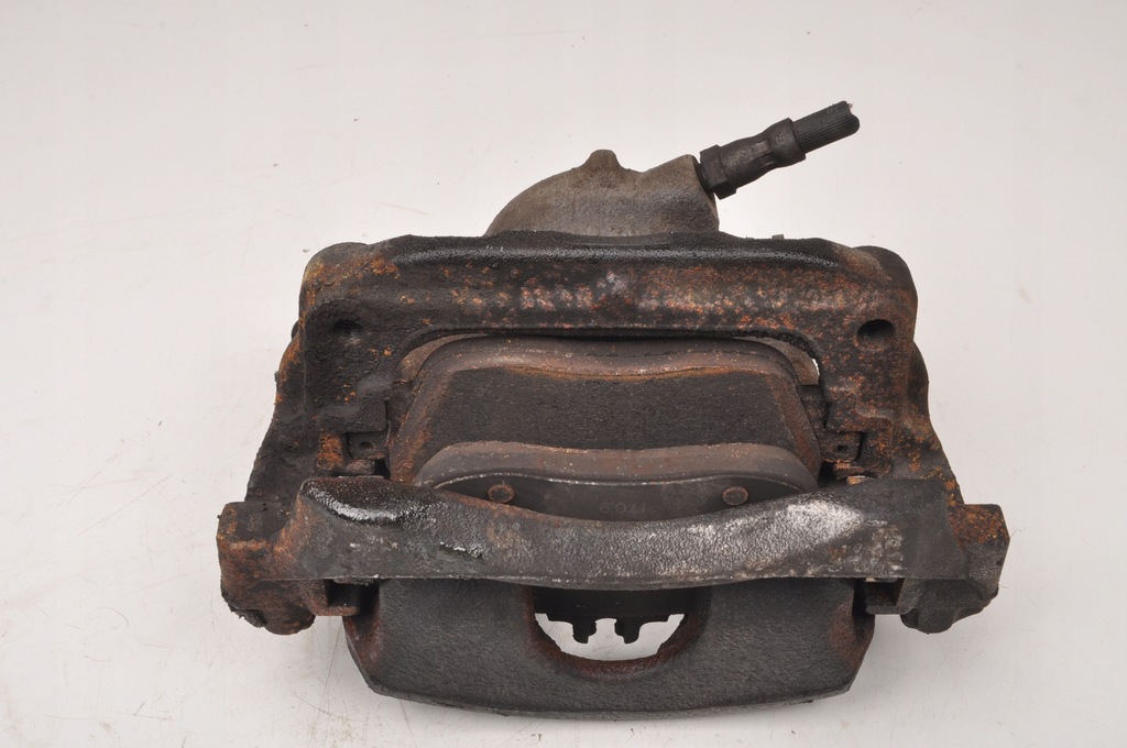 фото №5, Mercedes gla x156 суппорт тормозной правый перед